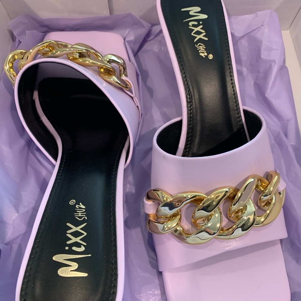 Miss Lola Dayanna Low Heel Mvle